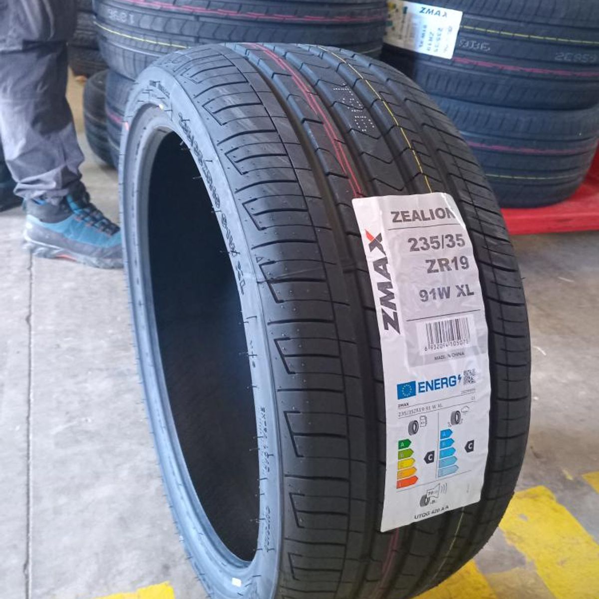 GENERICO - NEUMATICO 23535 R19 ZR ZMAX ZEALION XL 91W