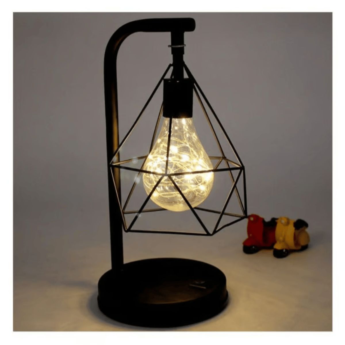 GENERICO - Lampara De Mesa Metal Diseño Diamante Decoración Hogar a Pilas