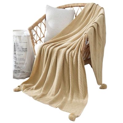 Imagen 2 del producto Manta de Lujo con Pompones Ideal para Sofá o Cama D5