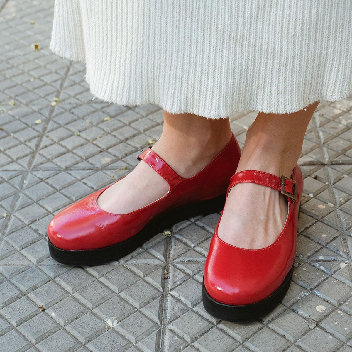 VANESSA GIL - ZAPATO DE CUERO BALLERINA ROJA