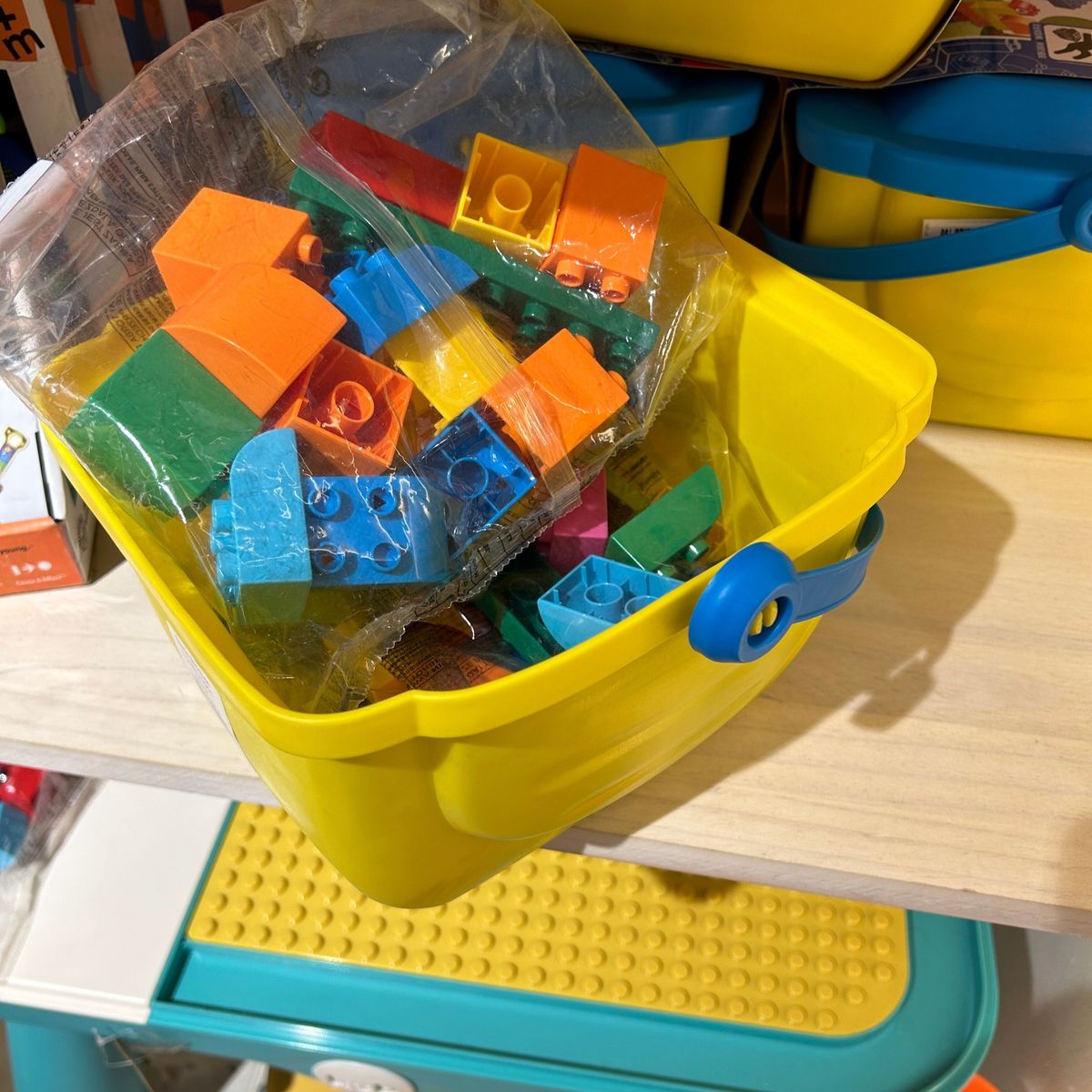 GENERICO - Bloques Construcción (Building Blocks),  63 Piezas con balde