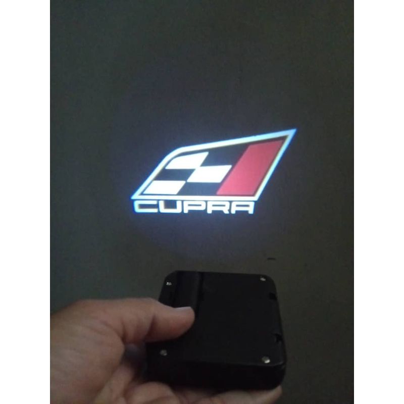 GENERICO - X2 luces led de cortesía o bienvenida MARCA CUPRA