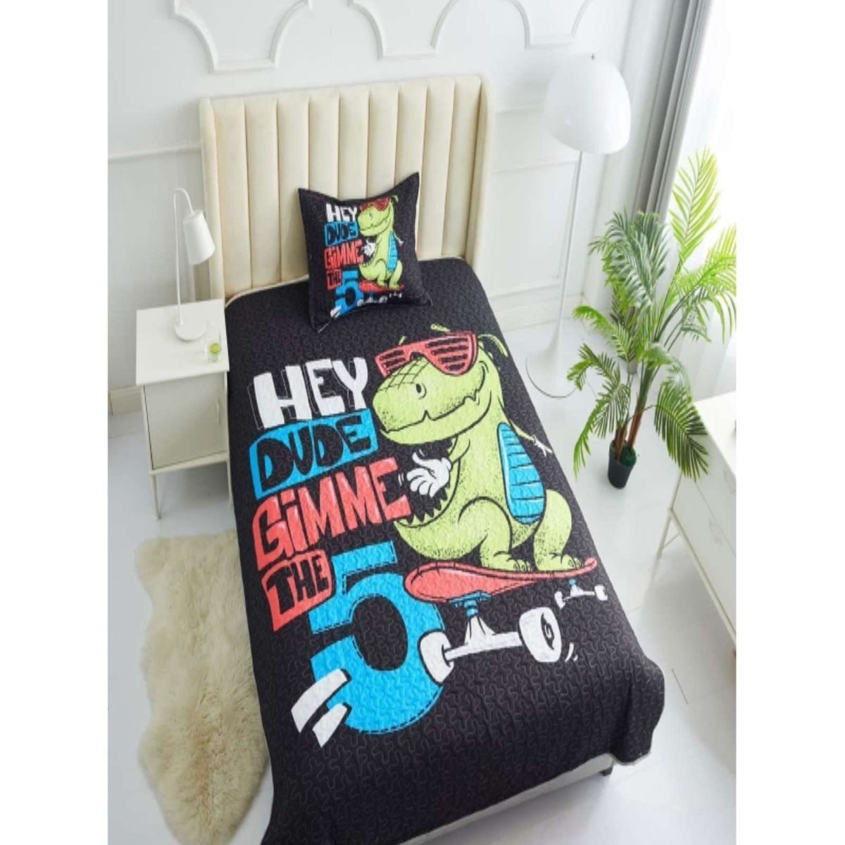 GENERICO - CUBRECAMA DE VERANO PLAZA Y MEDIA CON DISEÑO DE DINOSAURIO.