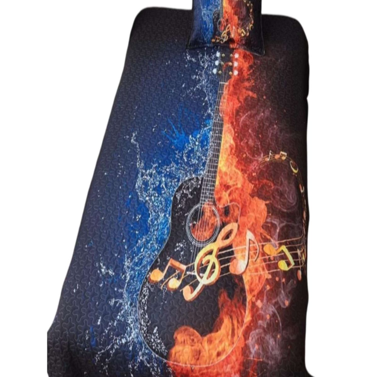GENERICO - CUBRECAMA DE VERANO PLAZA Y MEDIA CON DISEÑO DE GUITARRA.
