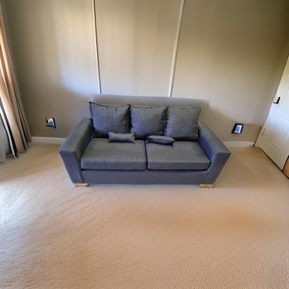 MUEBLES NEW - SOFA TRES CUERPOS GRIS OSCURO LINO