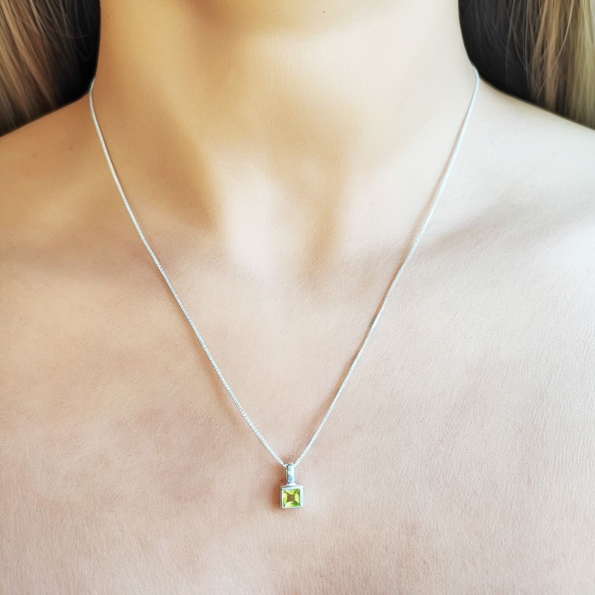 COGGIOLA - Collar Peridot Cuadrado Veneciana Plata Fina 925