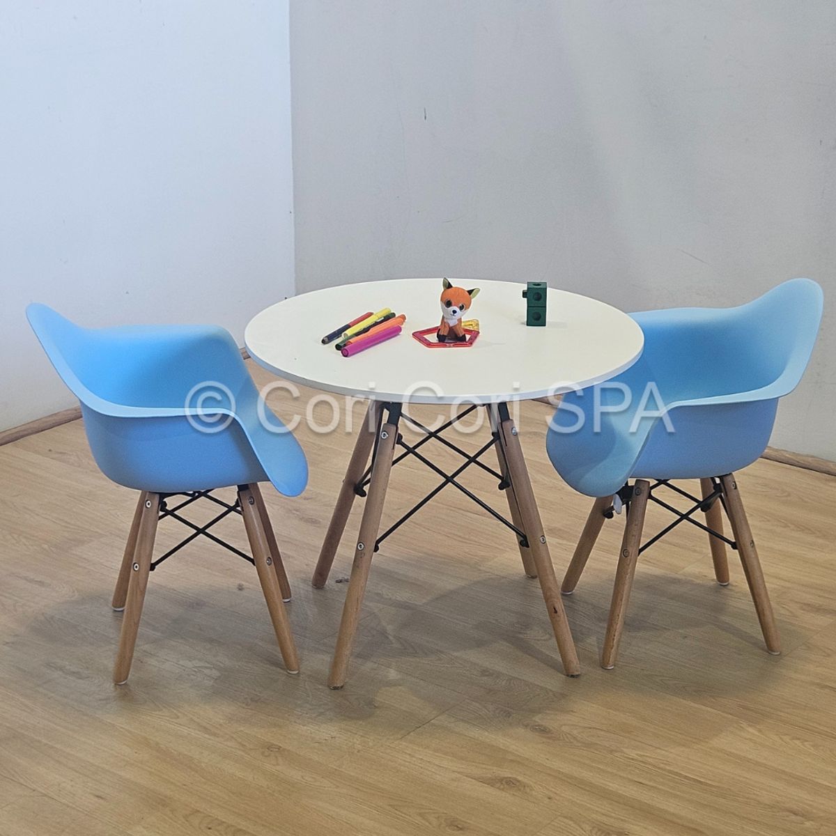 CORI CORI - Pack Eames Kids (1 mesa + 2 sillas Butacas Kids Celestes)