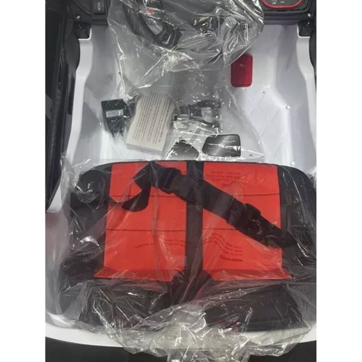 UNIVERSAL - Camioneta Para Niños Lexus LX600 De 0-4Años Control Remoto