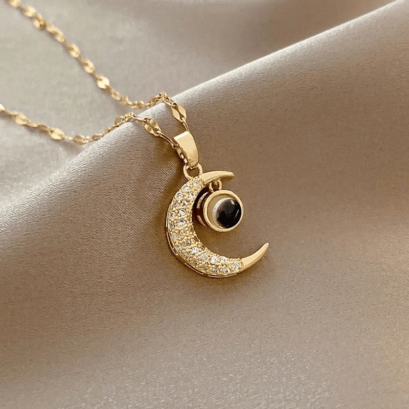 GENERICO - Collar Luna en acero inoxidable dorado