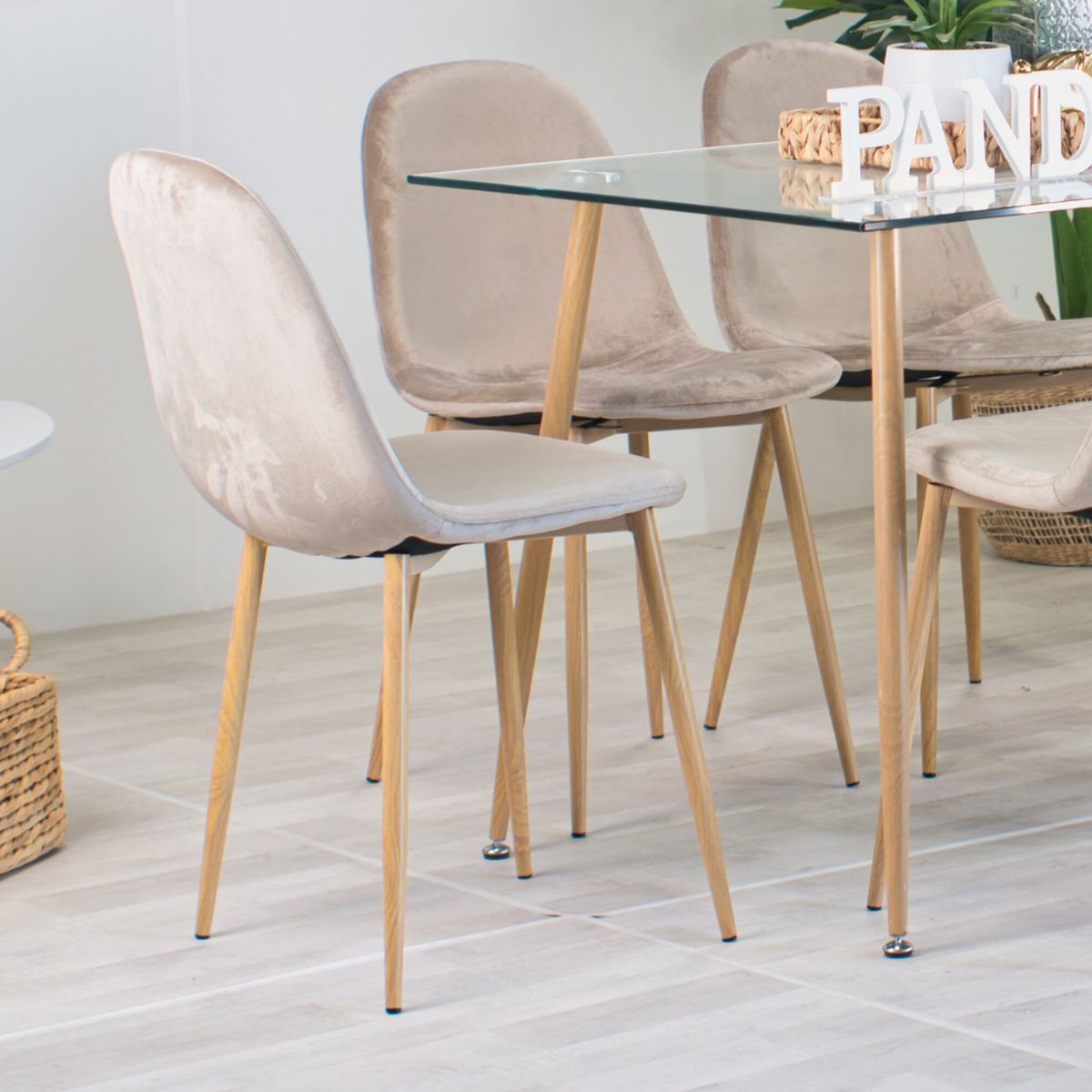 PANDALINO - Comedor Moderno Mesa Vitreo 120x80 + 4 Silla Isy Beige - Confort Total