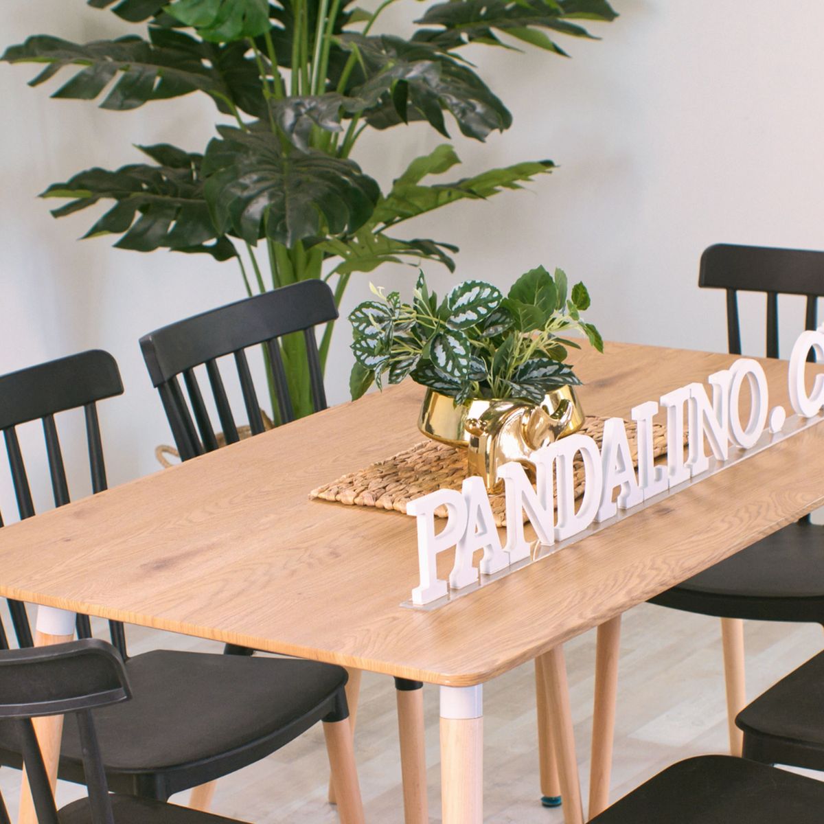 PANDALINO - Comedor Mesa Álamo + 6 Sillas Windsor Negras - Estilo Nórdico