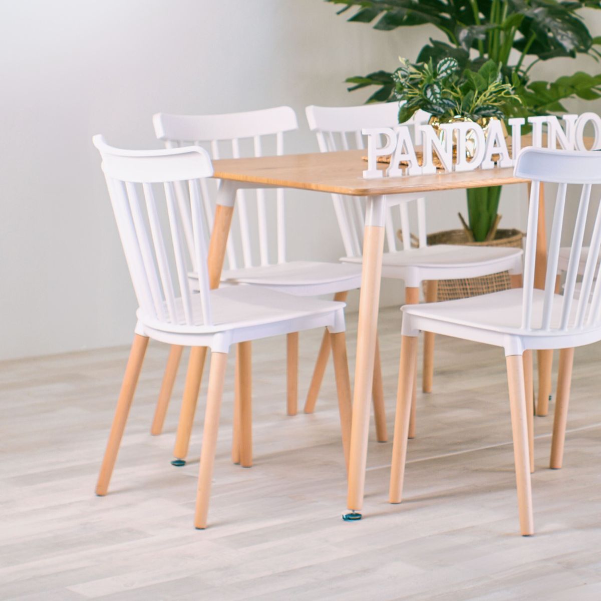 PANDALINO - Comedor Mesa Álamo 130x80 + 4 Sillas Windsor Blancas - Estilo Nórdico