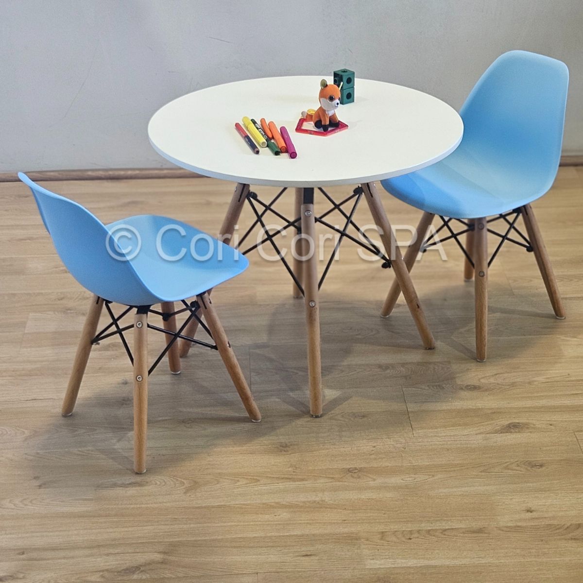 CORI CORI - Pack Eames Kids (1 Mesa kid + 2 Sillas Celeste)