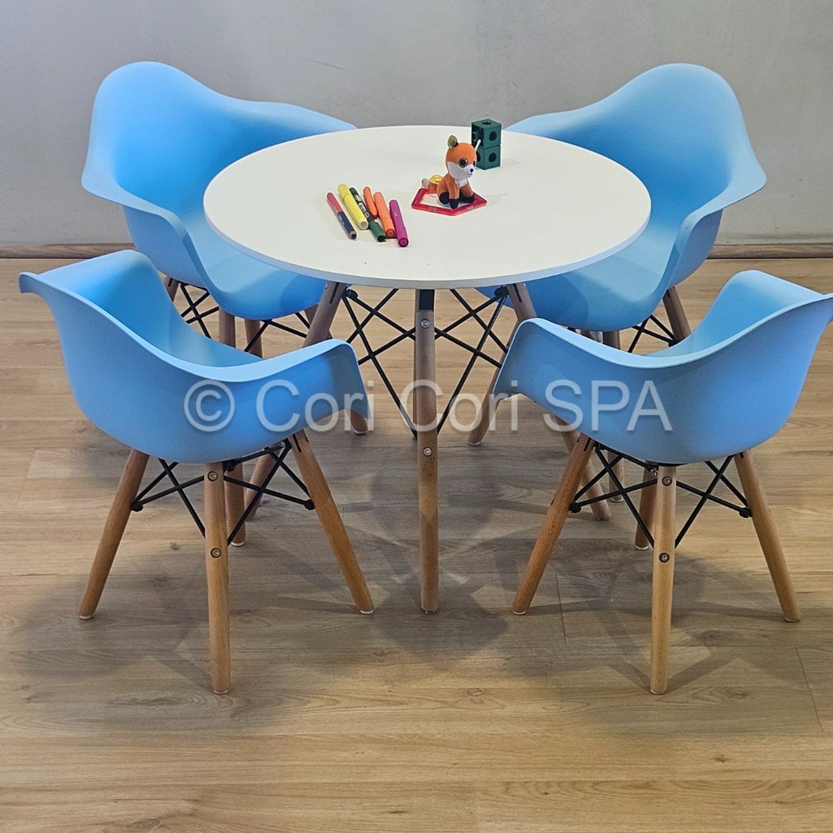 CORI CORI - Pack Eames Kids (1 mesa +  4 Butacas Kids Celestes)