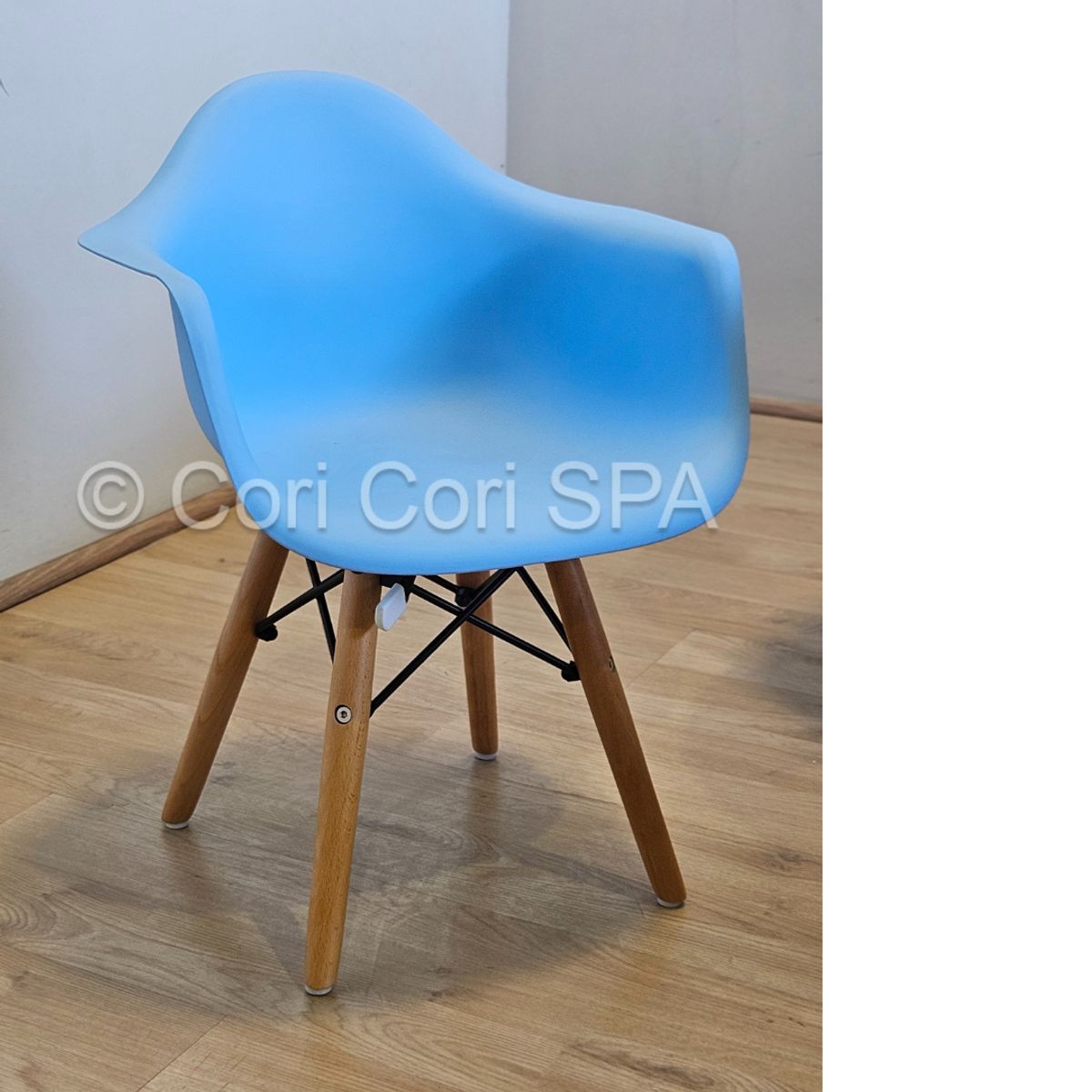 CORI CORI - Pack Eames Kids (1 mesa +  4 Butacas Kids Celestes)