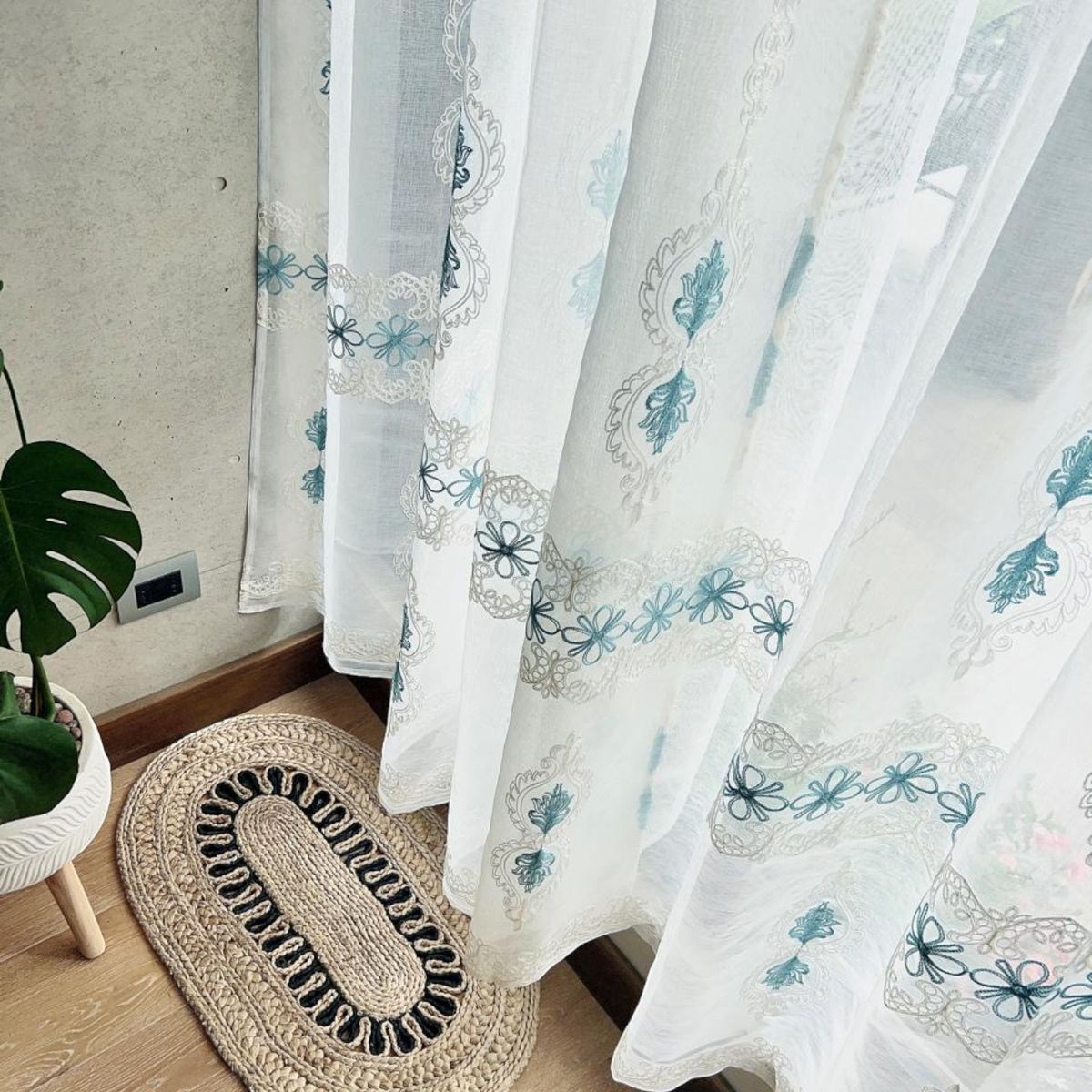 GENERICO - Set de 02 Visillos Bordados con Argollas 140x230 cm