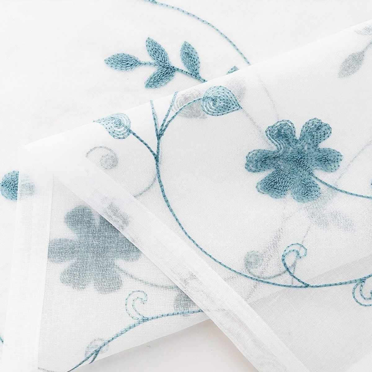 GENERICO - Set de 02 Visillos Bordados con Argollas 140x230 cm