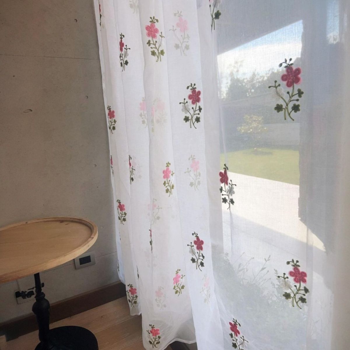 GENERICO - Set de 02 Visillos Bordados con Argollas 140x230 cm