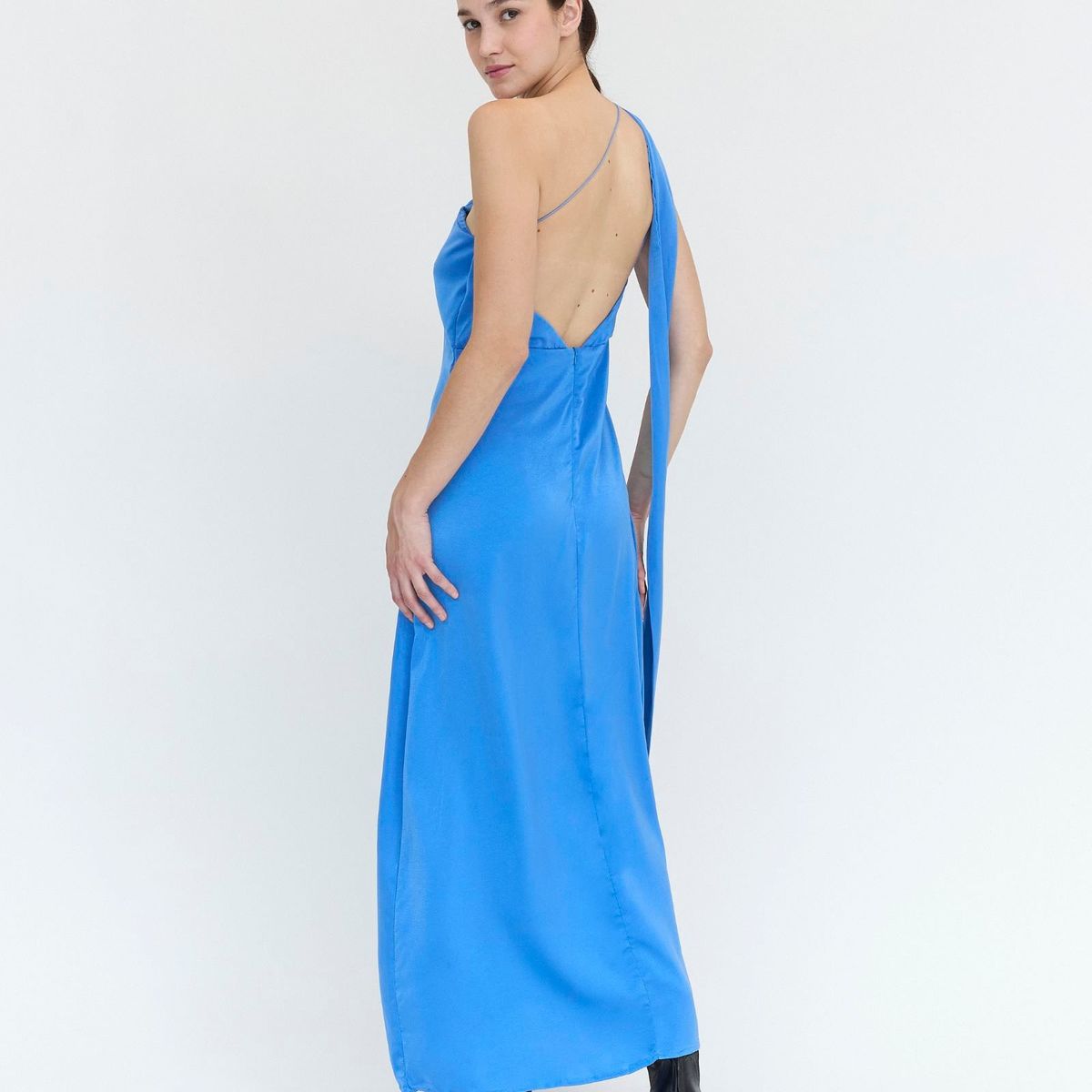 GUINDA - Maxi Vestido tipo Halter Asimétrico Tabi Guinda