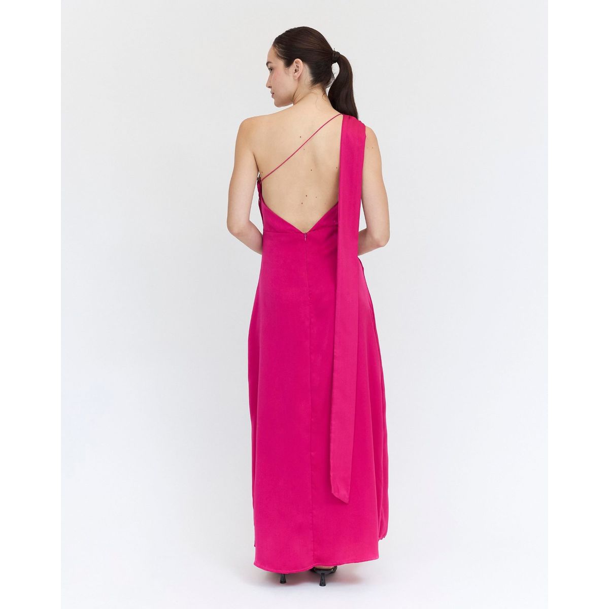 GUINDA - Maxi Vestido tipo Halter Asimétrico Tabi Guinda