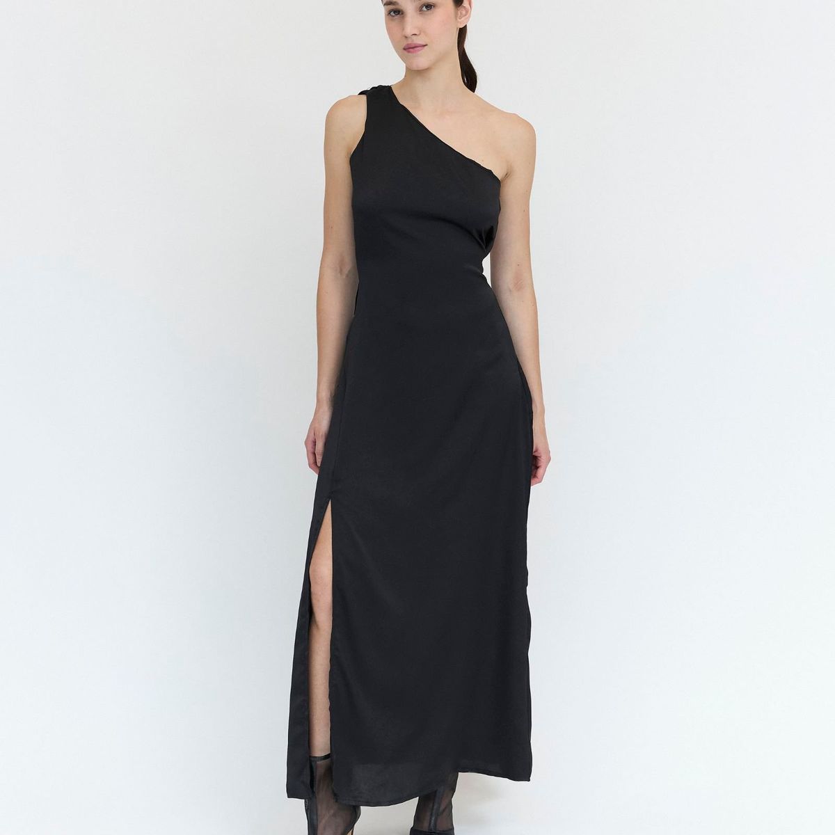 GUINDA - Maxi Vestido tipo Halter Asimétrico Tabi Guinda