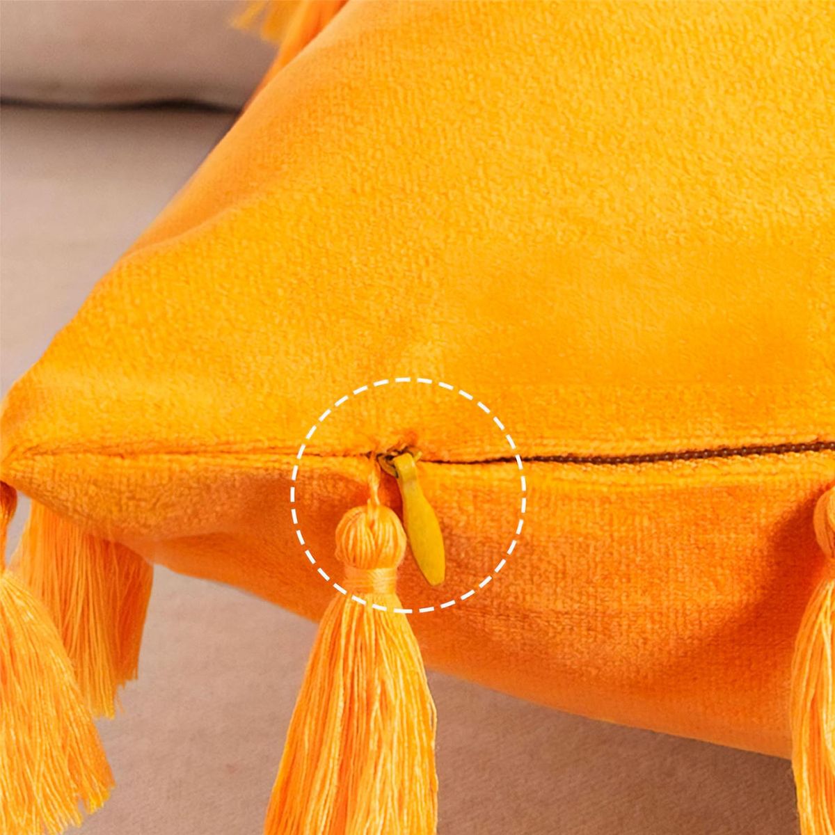 GENERICO - Funda Terciopelo Con Borla Amarillo Decorativa 45x45