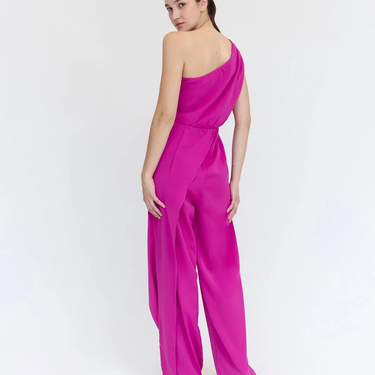 GUINDA - Enterito escote asimétrico con cierre lateral Ramses Guinda