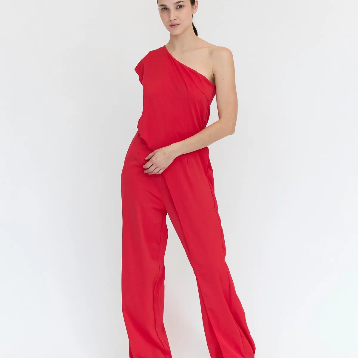 GUINDA - Enterito escote asimétrico con cierre lateral Ramses Guinda