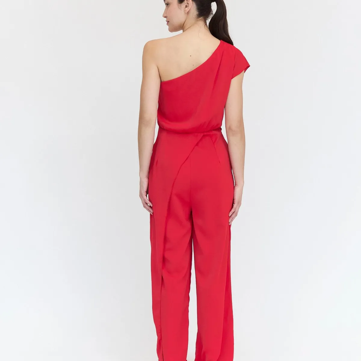 GUINDA - Enterito escote asimétrico con cierre lateral Ramses Guinda