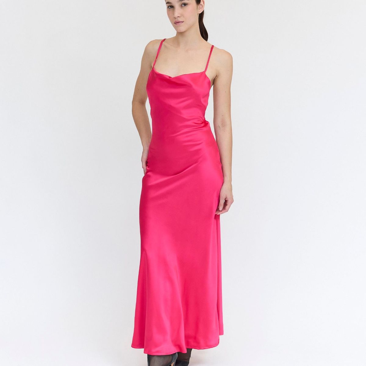 GUINDA - Midi Vestido Satinado escote Bote Noah Guinda