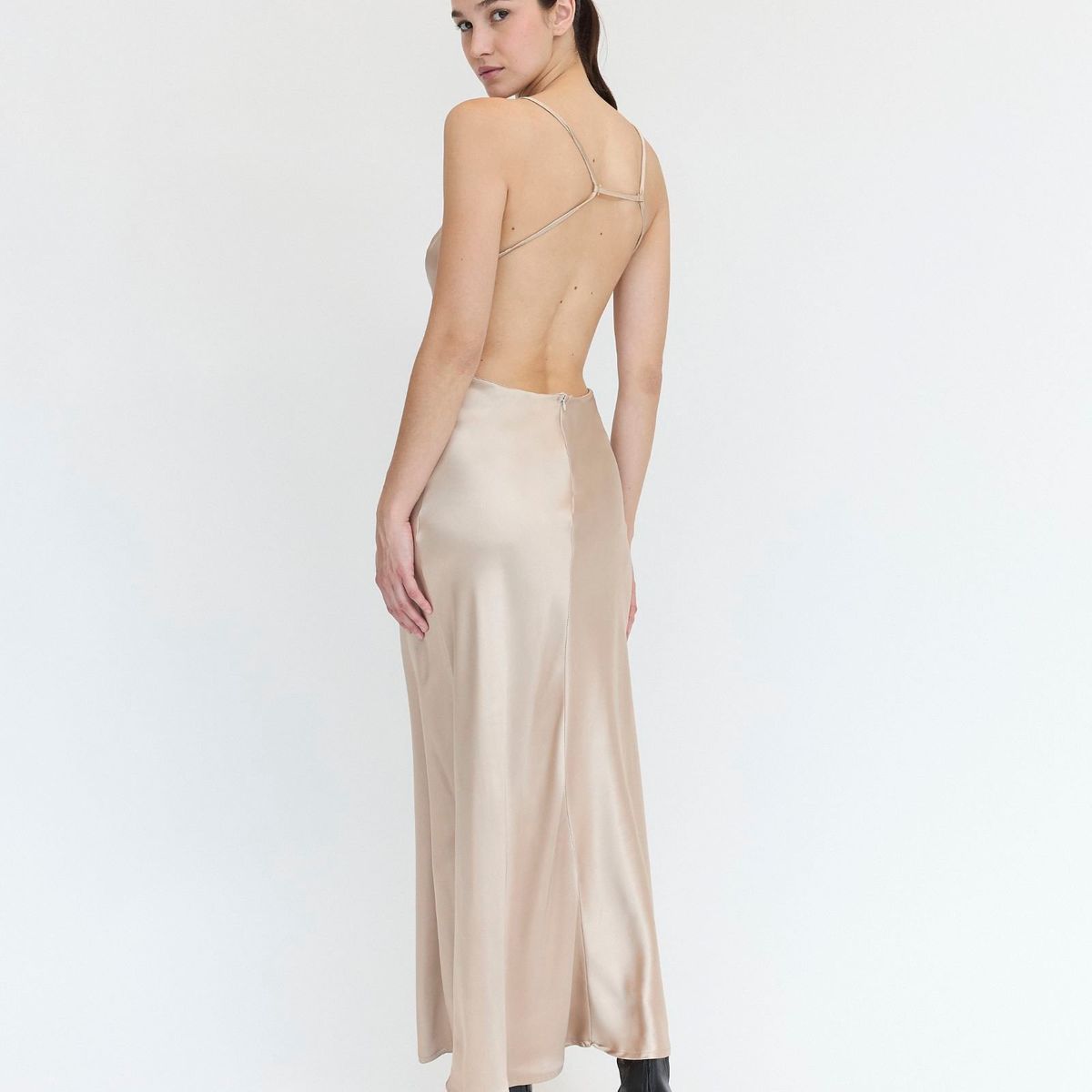 GUINDA - Midi Vestido Satinado escote Bote Noah Guinda