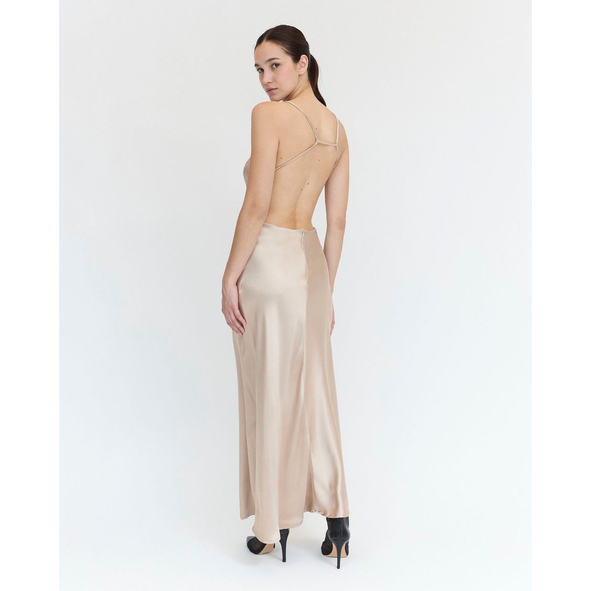 GUINDA - Midi Vestido Satinado escote Bote Noah Guinda