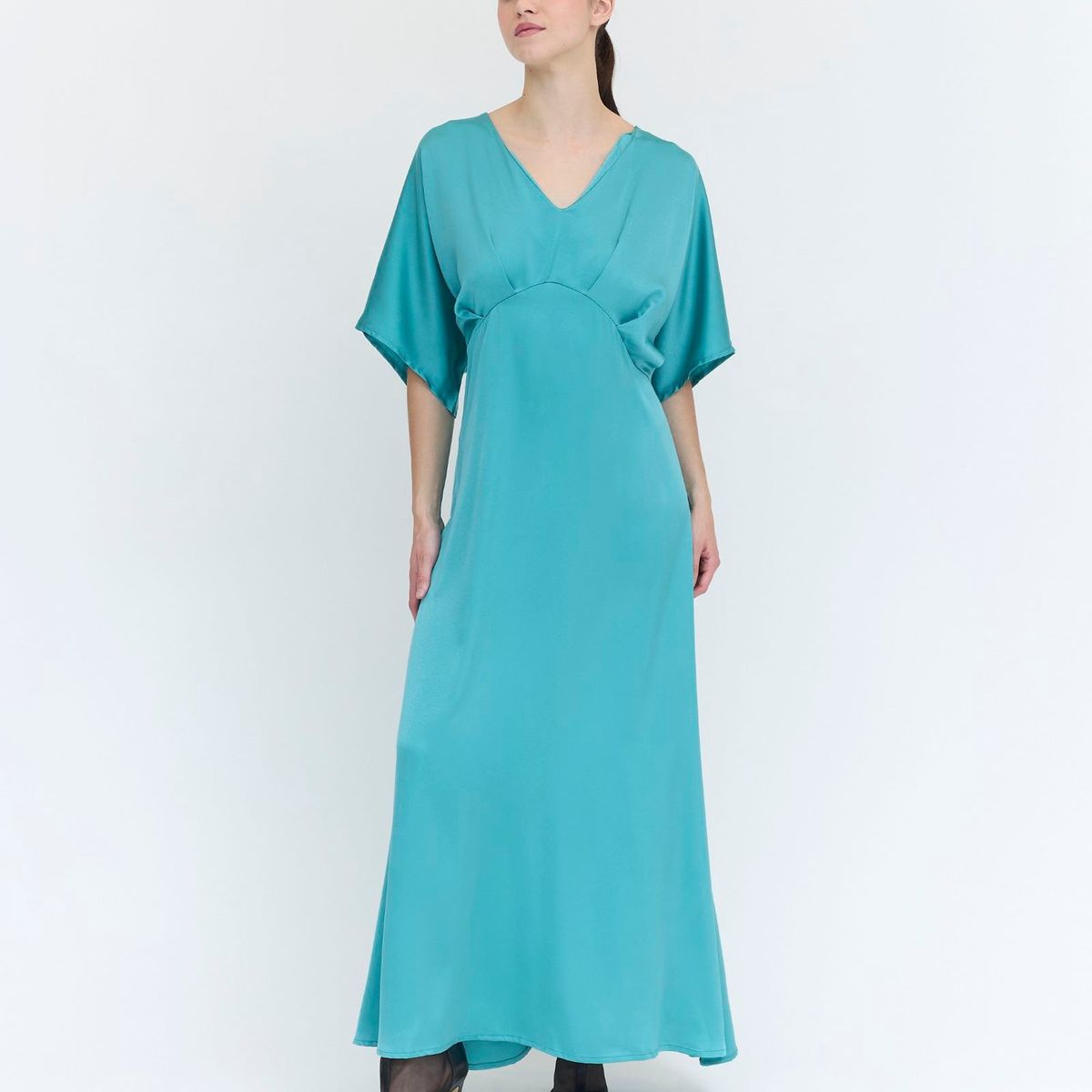 GUINDA - Maxi Vestido con escote en V y mangas cortas Amalita Guinda