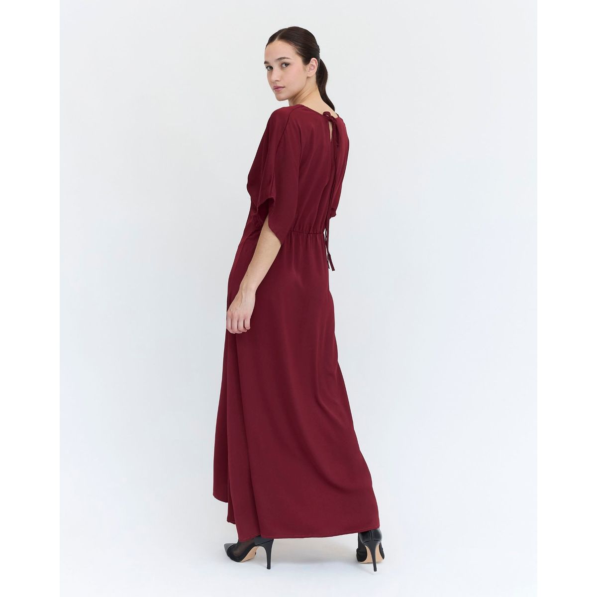 GUINDA - Maxi Vestido con escote en V y mangas cortas Amalita Guinda