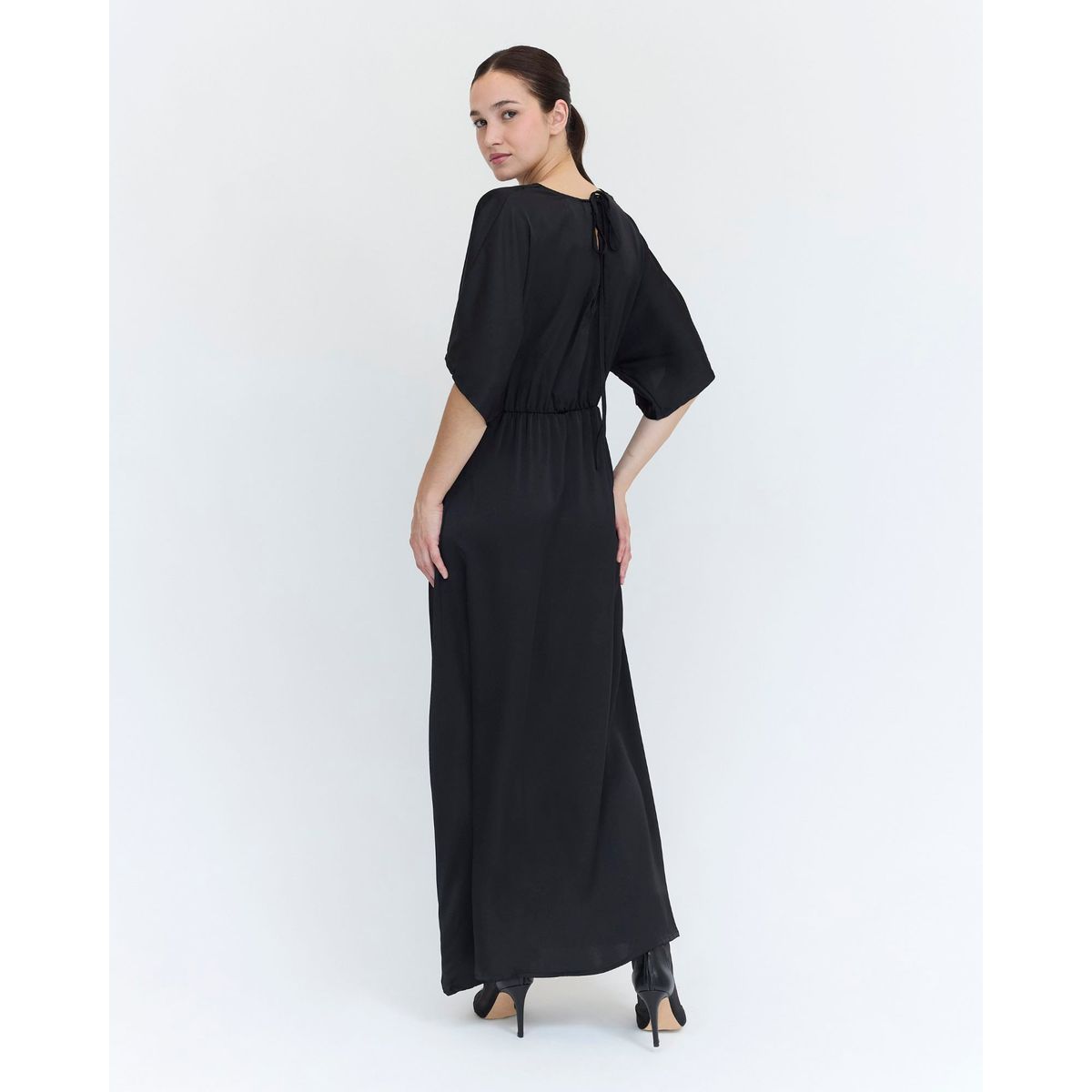 GUINDA - Maxi Vestido con escote en V y mangas cortas Amalita Guinda