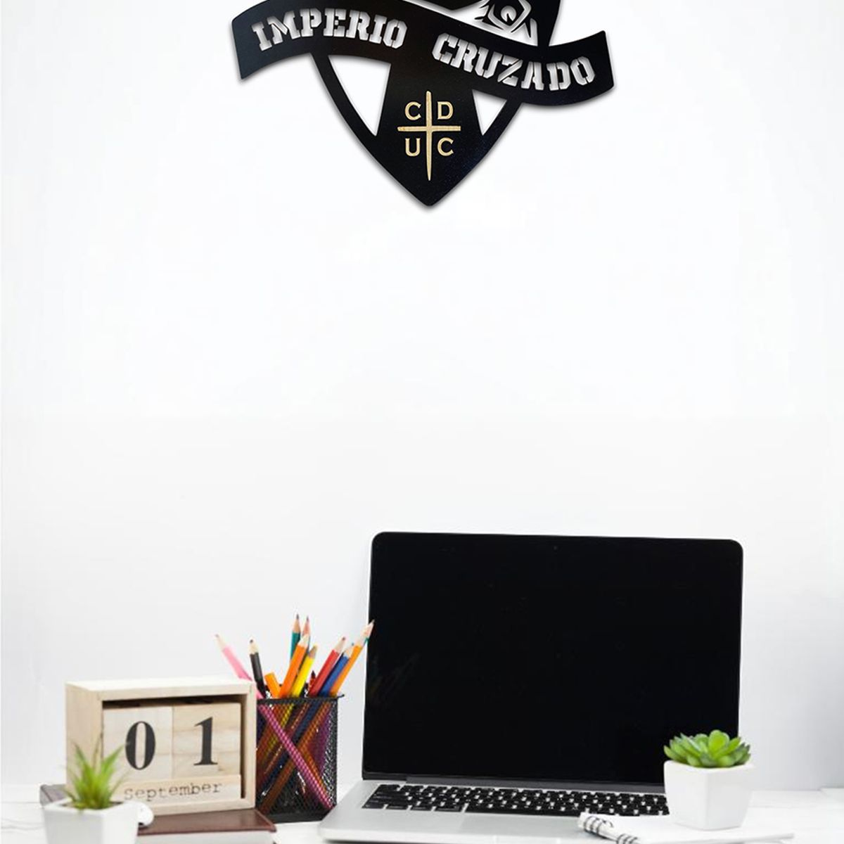 ELAB PROPIA - Cuadro Decorativo Imperio Cruzado - Escudo en Madera Fun Republic