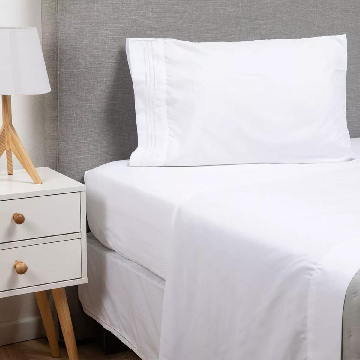 IMPORTCLICK - Juego Sábanas Hotel Ultra Suave Microfibra + 2 Fundas Bordadas 15 PL Blanco