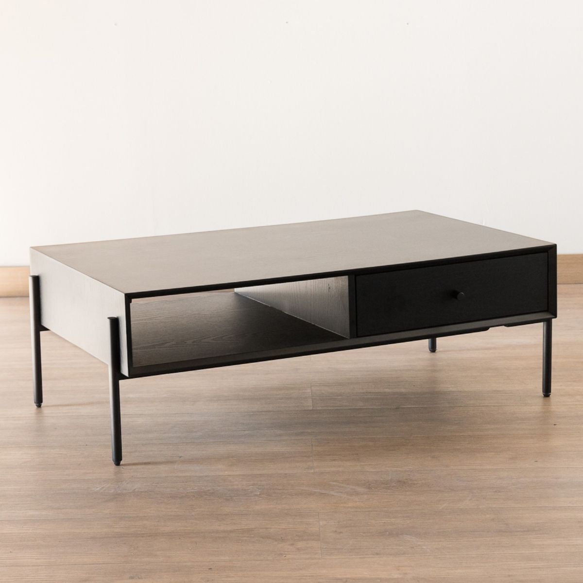 AMOBLE - Mesa De Centro Lanubio Negra Amoblé