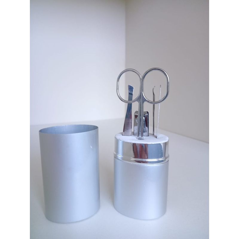 GENERICO - SET DE MANICURA 5 PIEZAS CON ESTUCHE