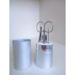 GENERICO - SET DE MANICURA 5 PIEZAS CON ESTUCHE