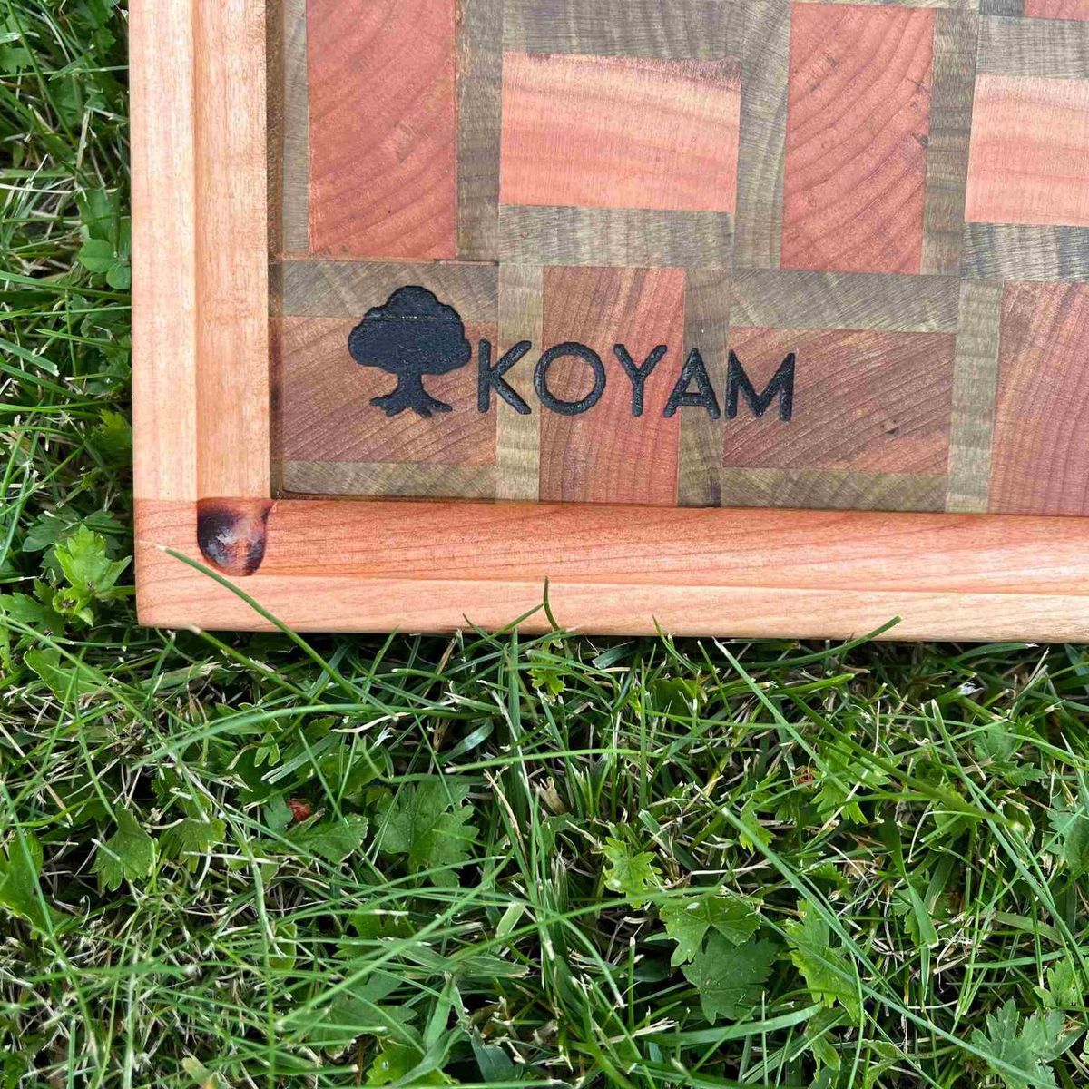 KOYAM - Tabla Cortar Tipo End Grain Madera Nativa Koyam