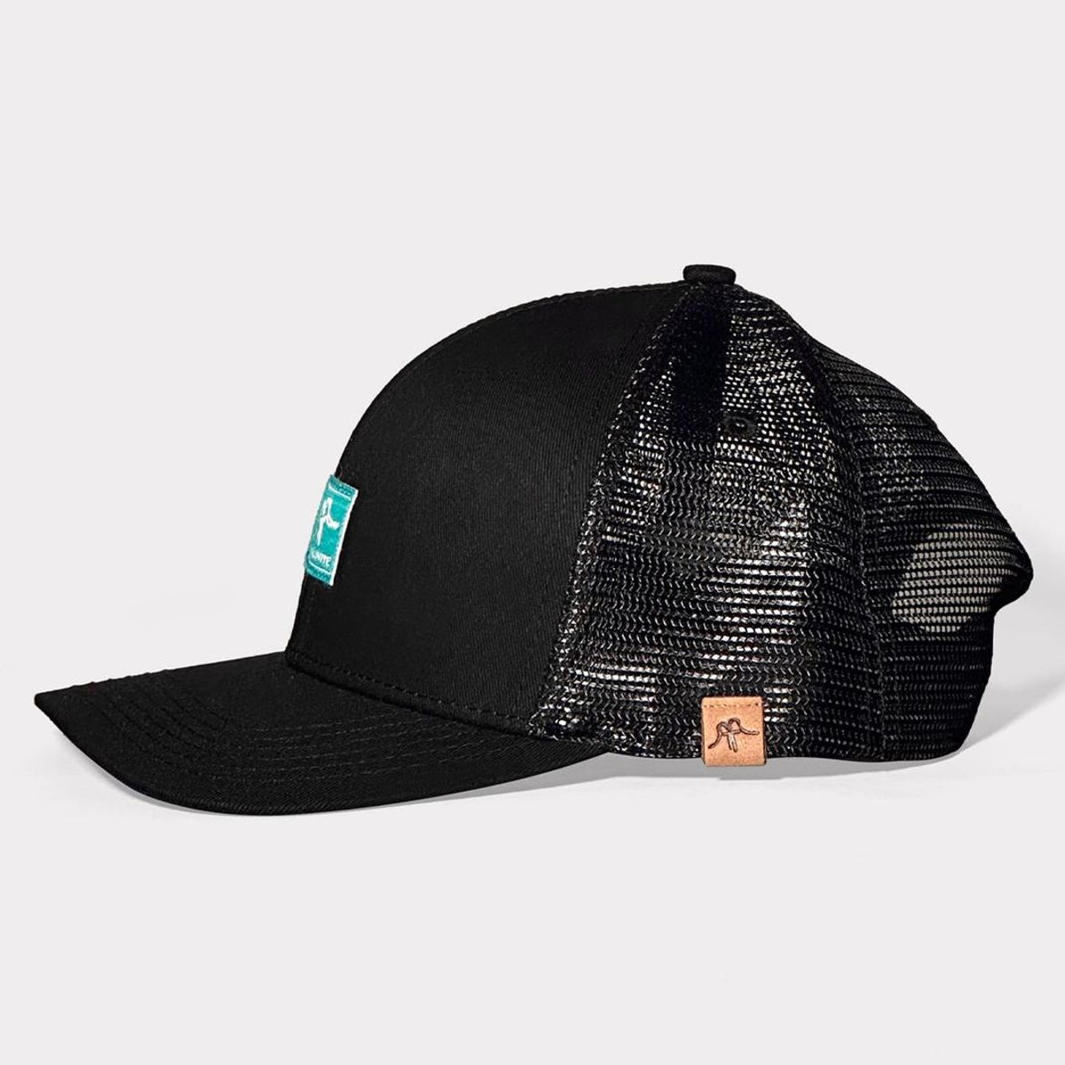 KAYA UNITE - Jockey Trucker Logo Negro