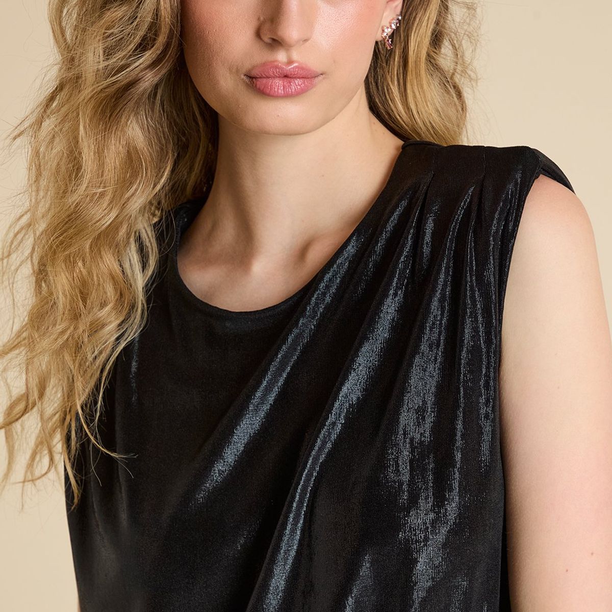 IO - Polera Sin Mangas Negro Mujer Io