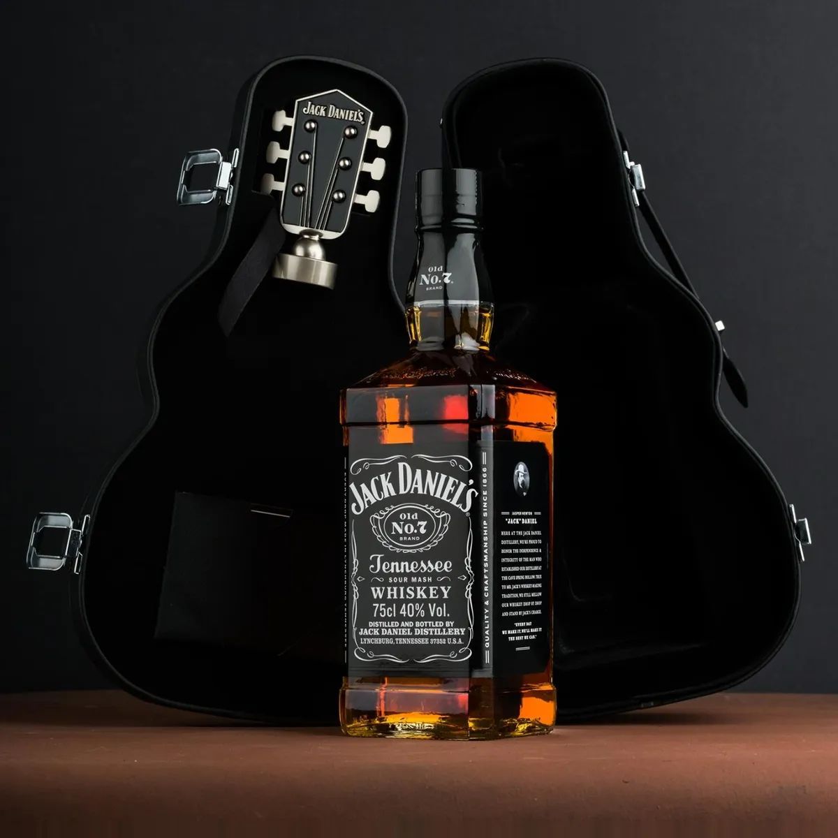 JACK DANIELS - Pack Whiskey Jack Daniel´s Old N°7 750cc + Estuche Guitarra