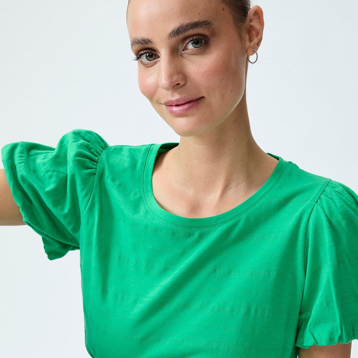 IO - Polera Manga Corta Verde Musgo Mujer Io