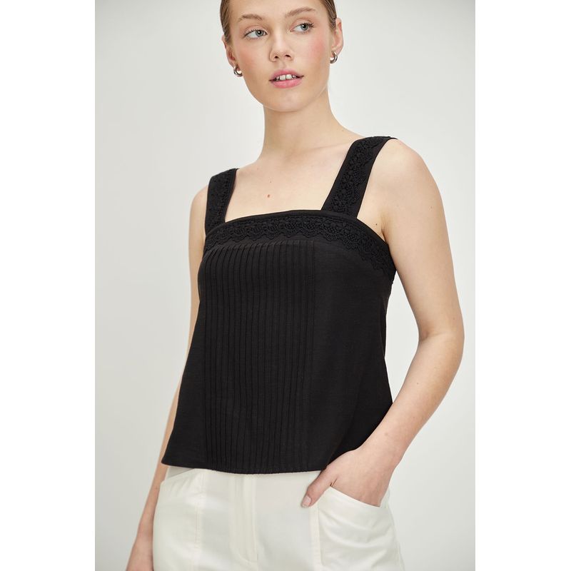 IO - Blusa Casual Lisa Negro iO