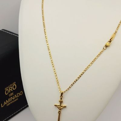 Imagen 2 del producto Cadena ORO 18K Laminado Tejido Fígaro con Crucifijo de Cristo
