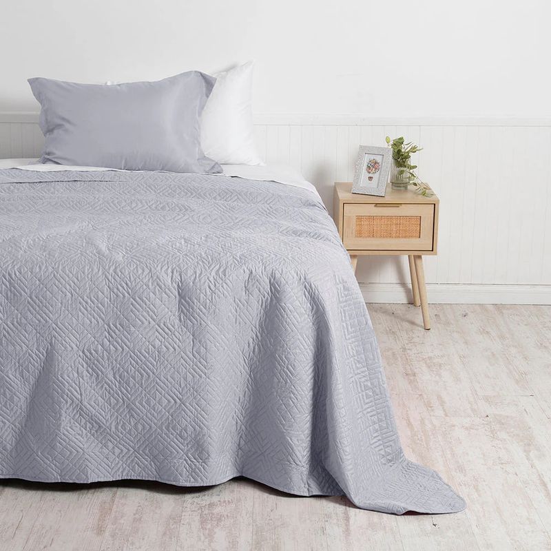 MASHINI - Quilt Cordoba Liso 2 Plazas Mashini