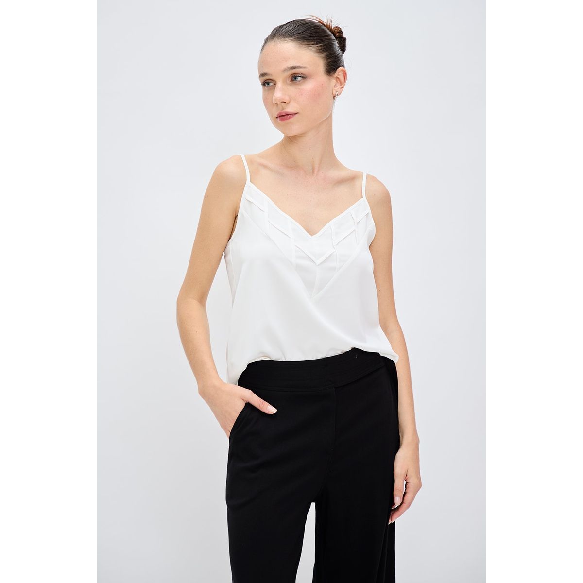 IO - Blusa Sin Mangas Crudo Mujer Io