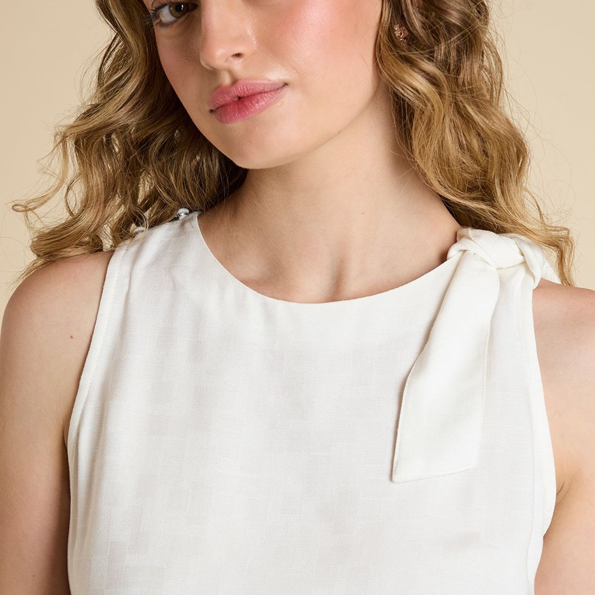 IO - Blusa Sin Mangas Crudo Mujer Io